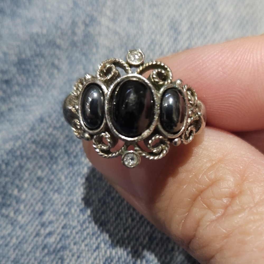 Vintage avon 3 stone ring size 7